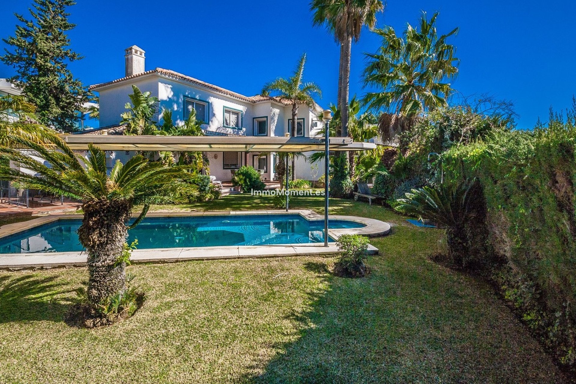 Resale - Villa - Marbella - Marbesa