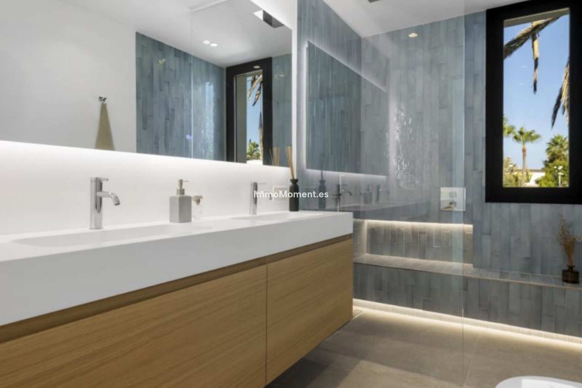 Resale - Villa - Marbella - Marbesa