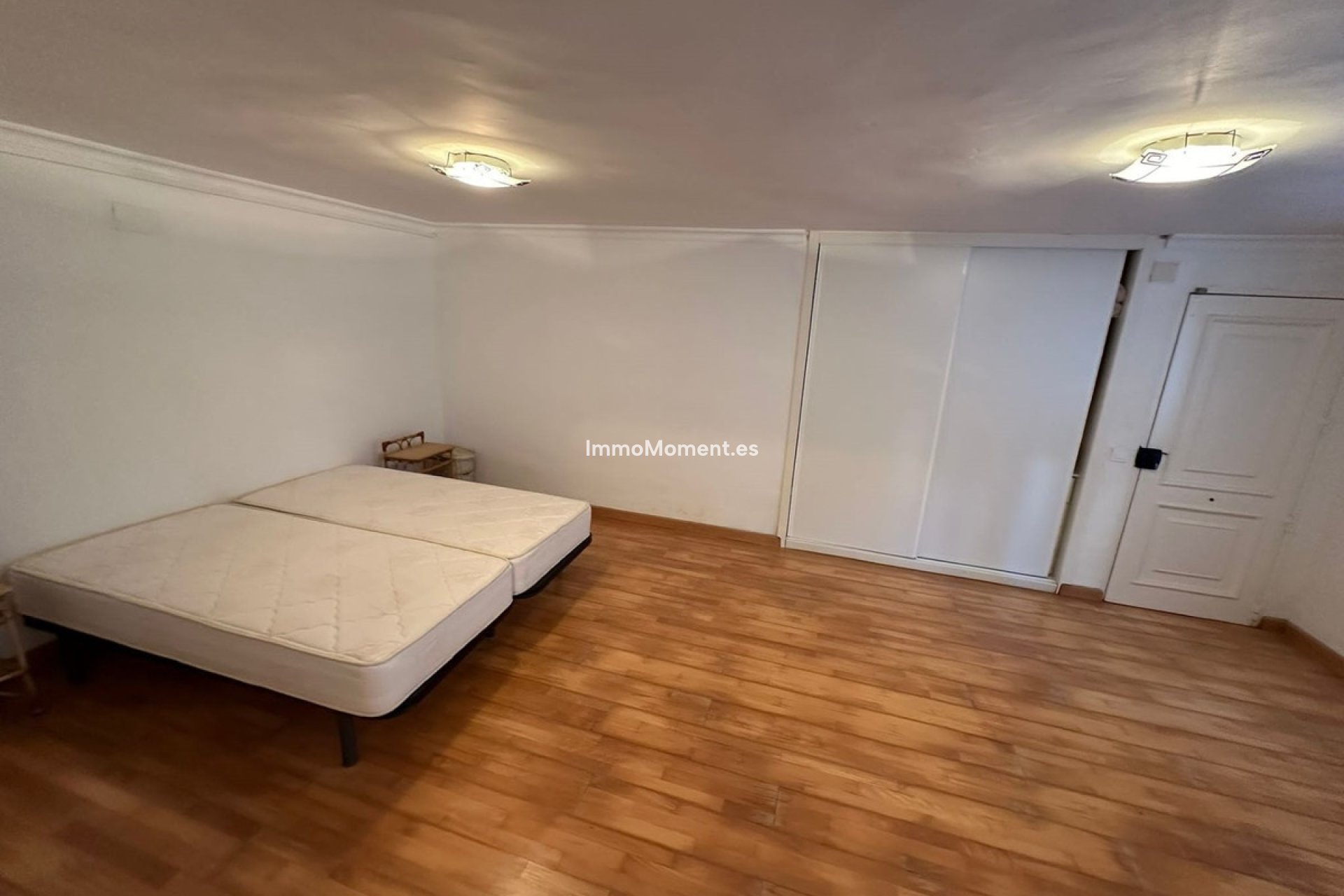 Resale - Villa - Marbella - Marbesa