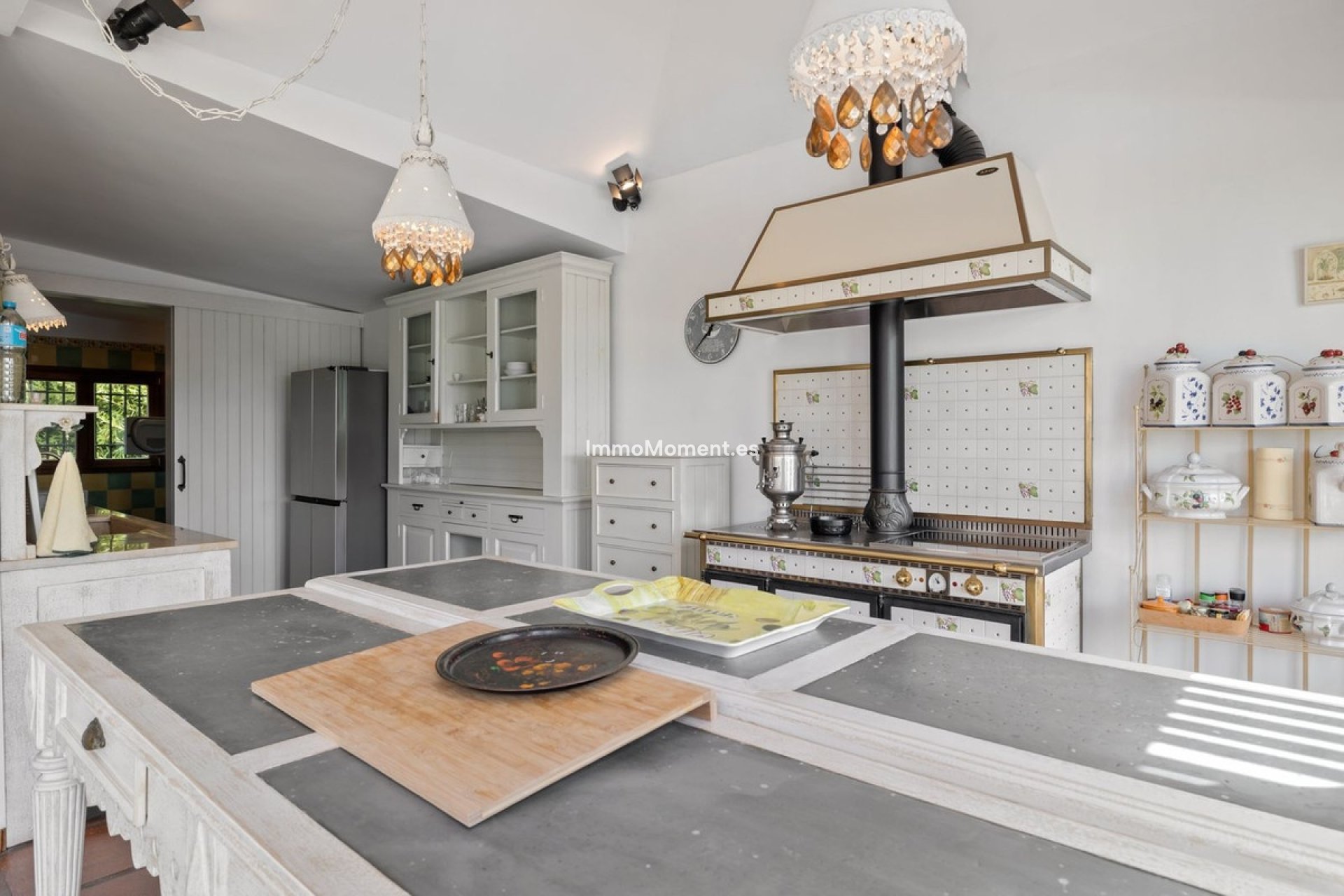 Resale - Villa - Marbella - Marbesa