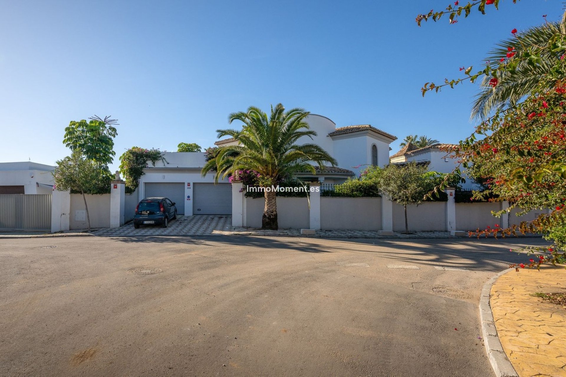 Resale - Villa - Marbella - Marbesa