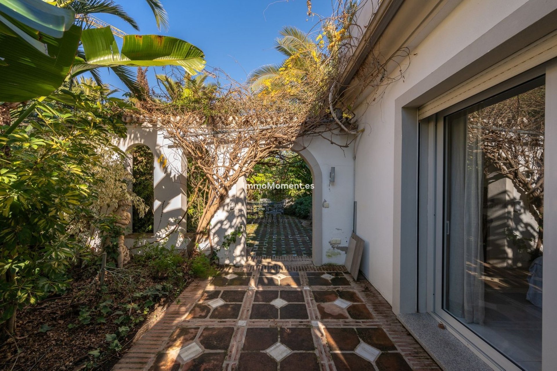 Resale - Villa - Marbella - Marbesa