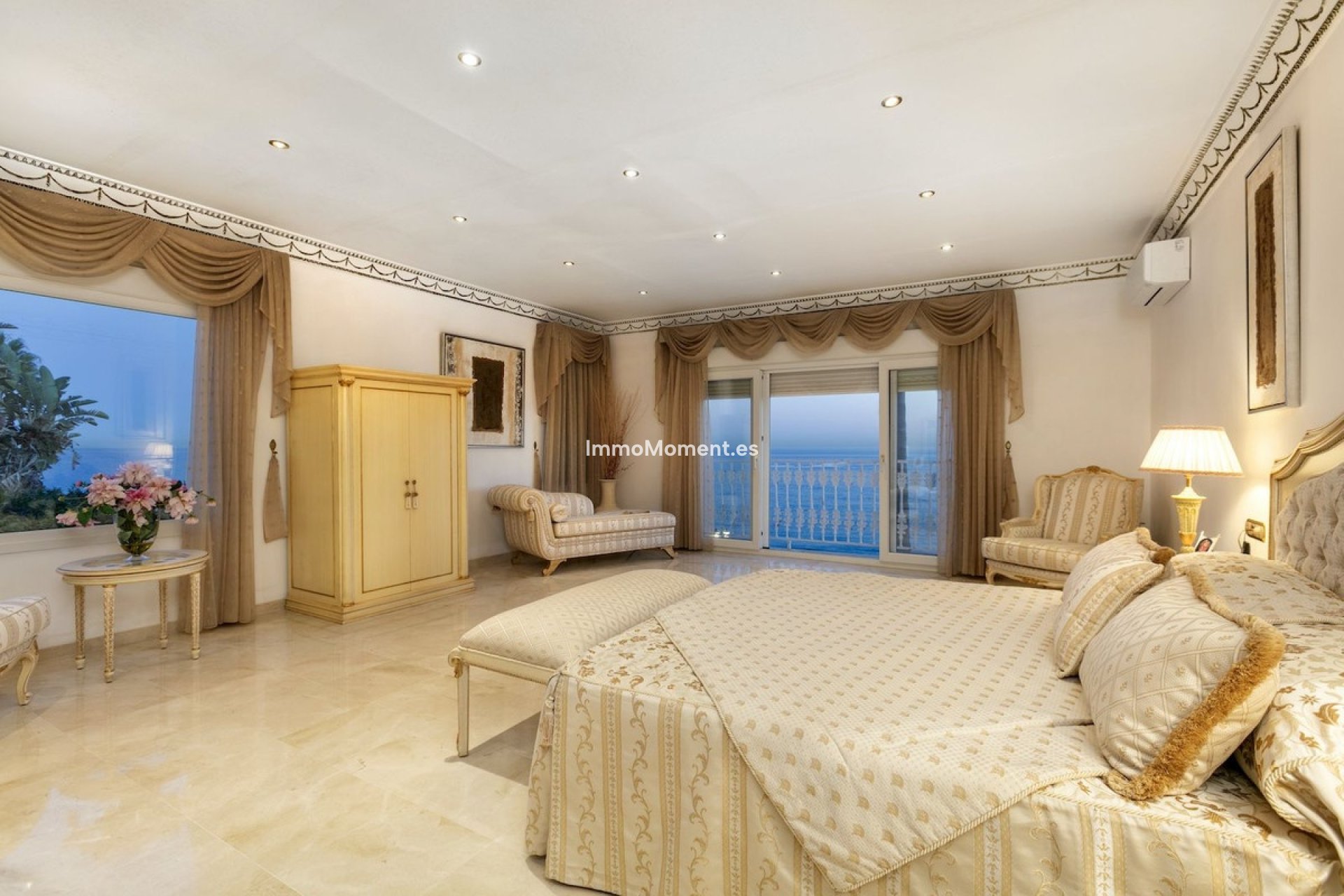 Resale - Villa - Marbella - Marbesa