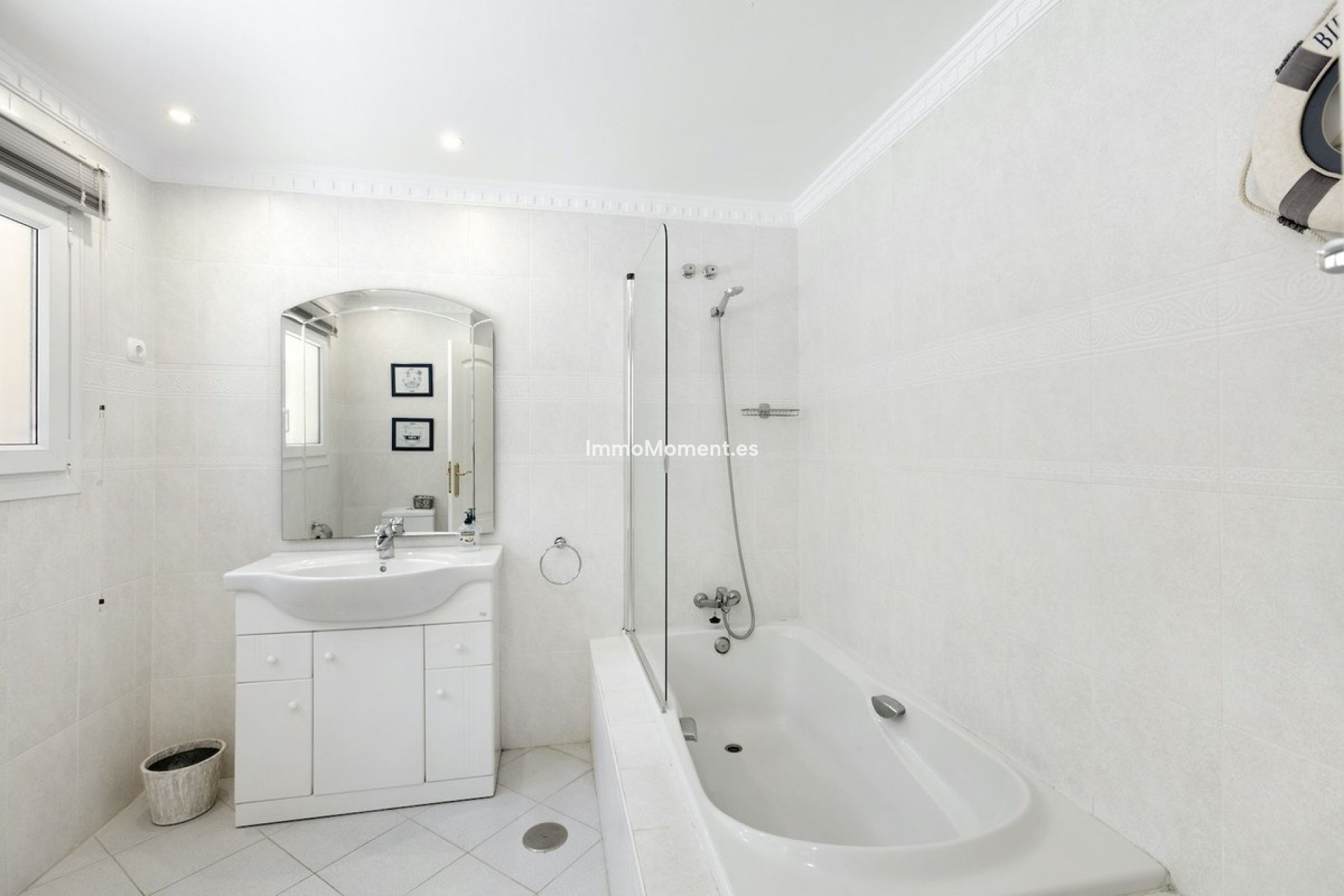 Resale - Villa - Marbella - Marbesa