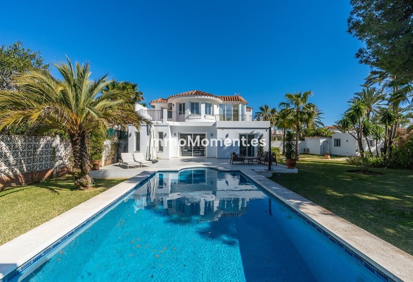 Resale - Villa - Marbella - Marbesa