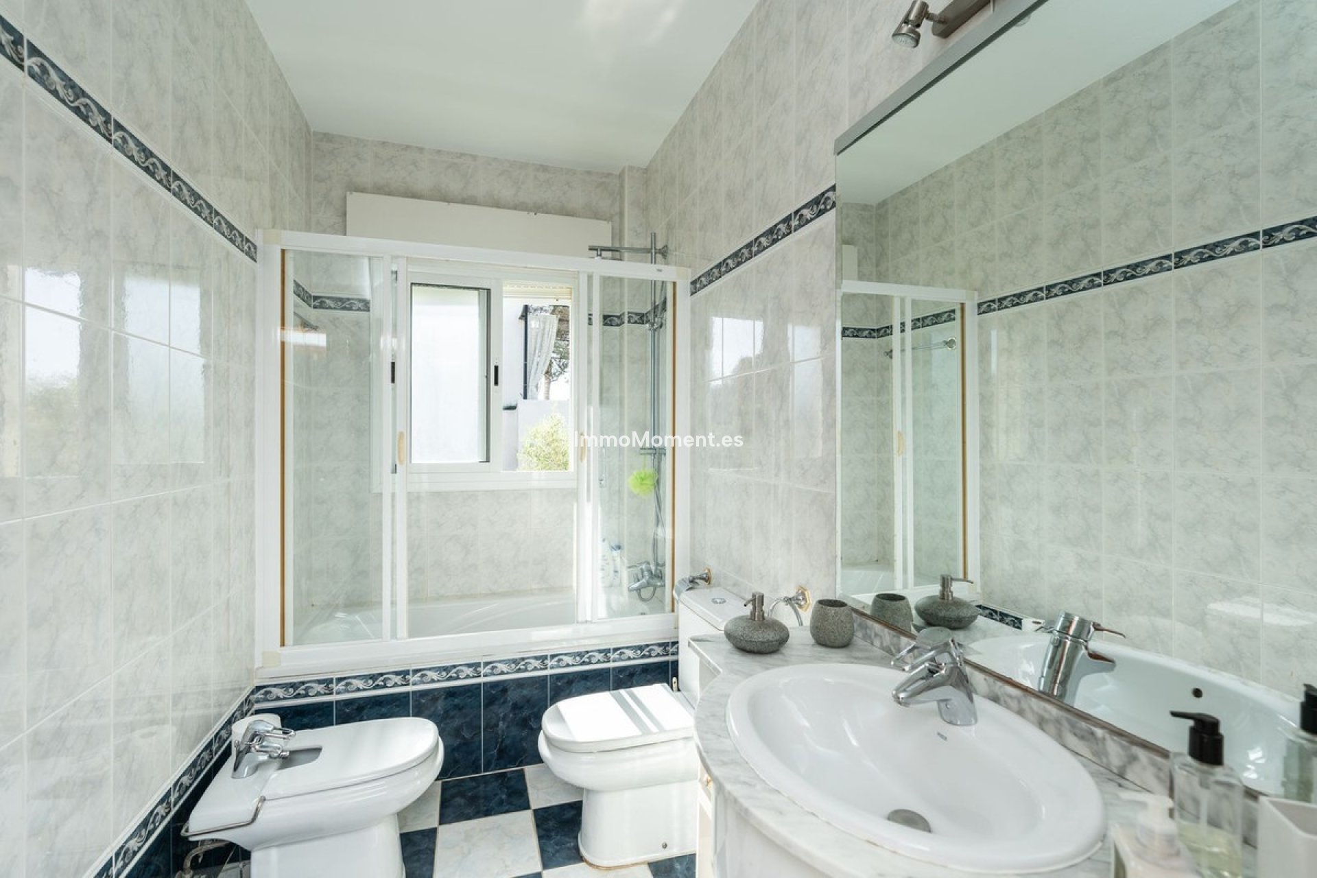 Resale - Villa - Marbella - Marbesa