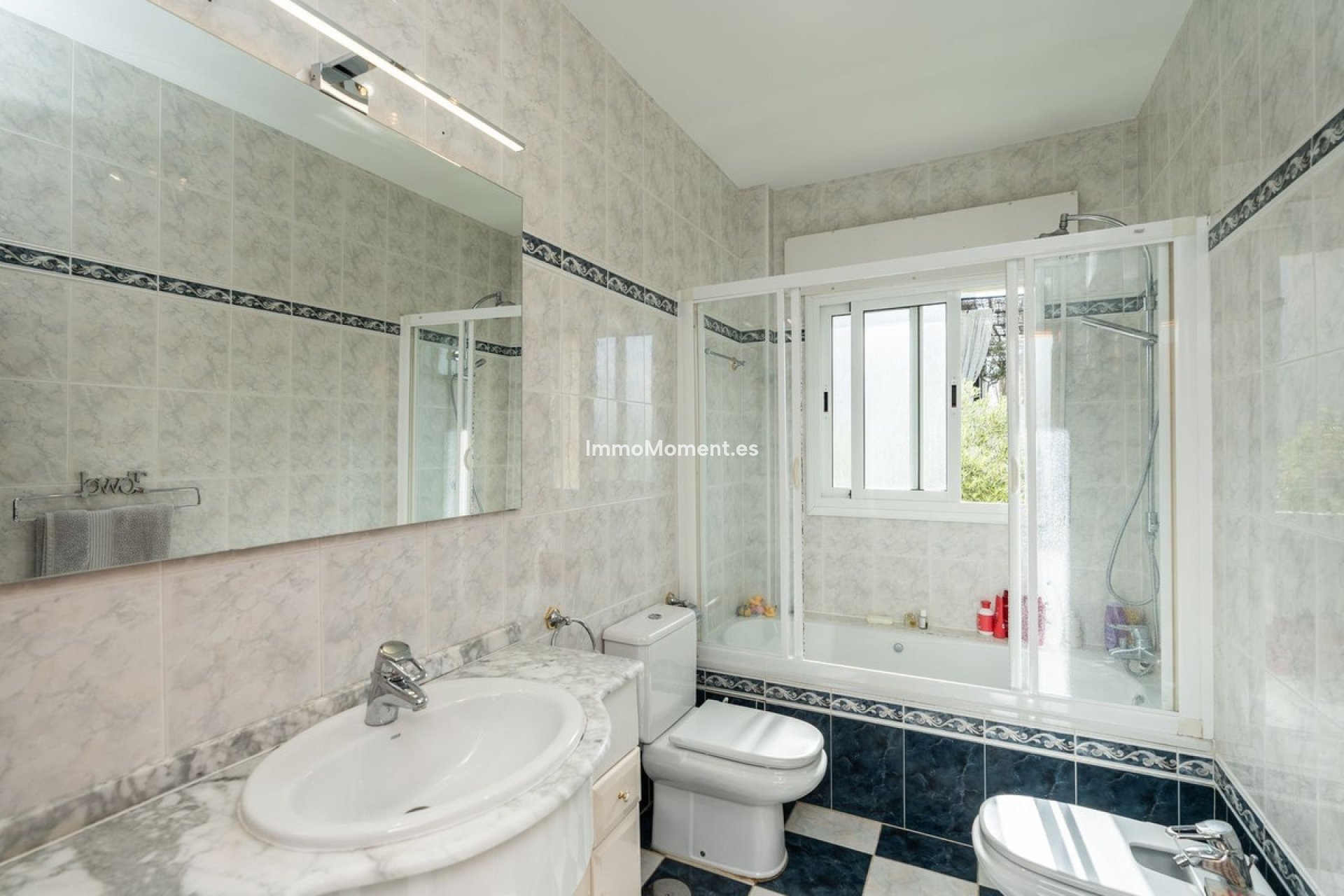 Resale - Villa - Marbella - Marbesa