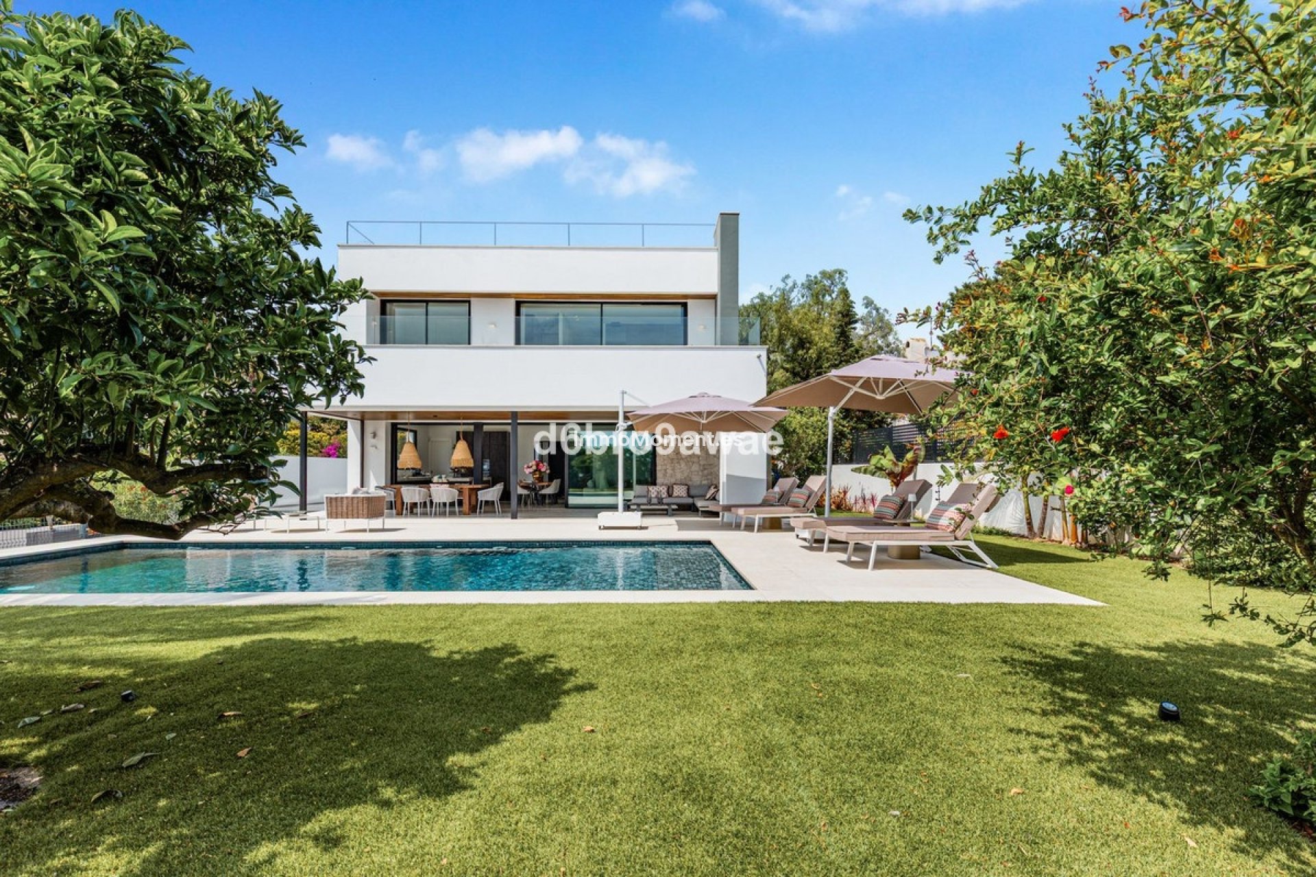 Resale - Villa - Marbella - Marbesa