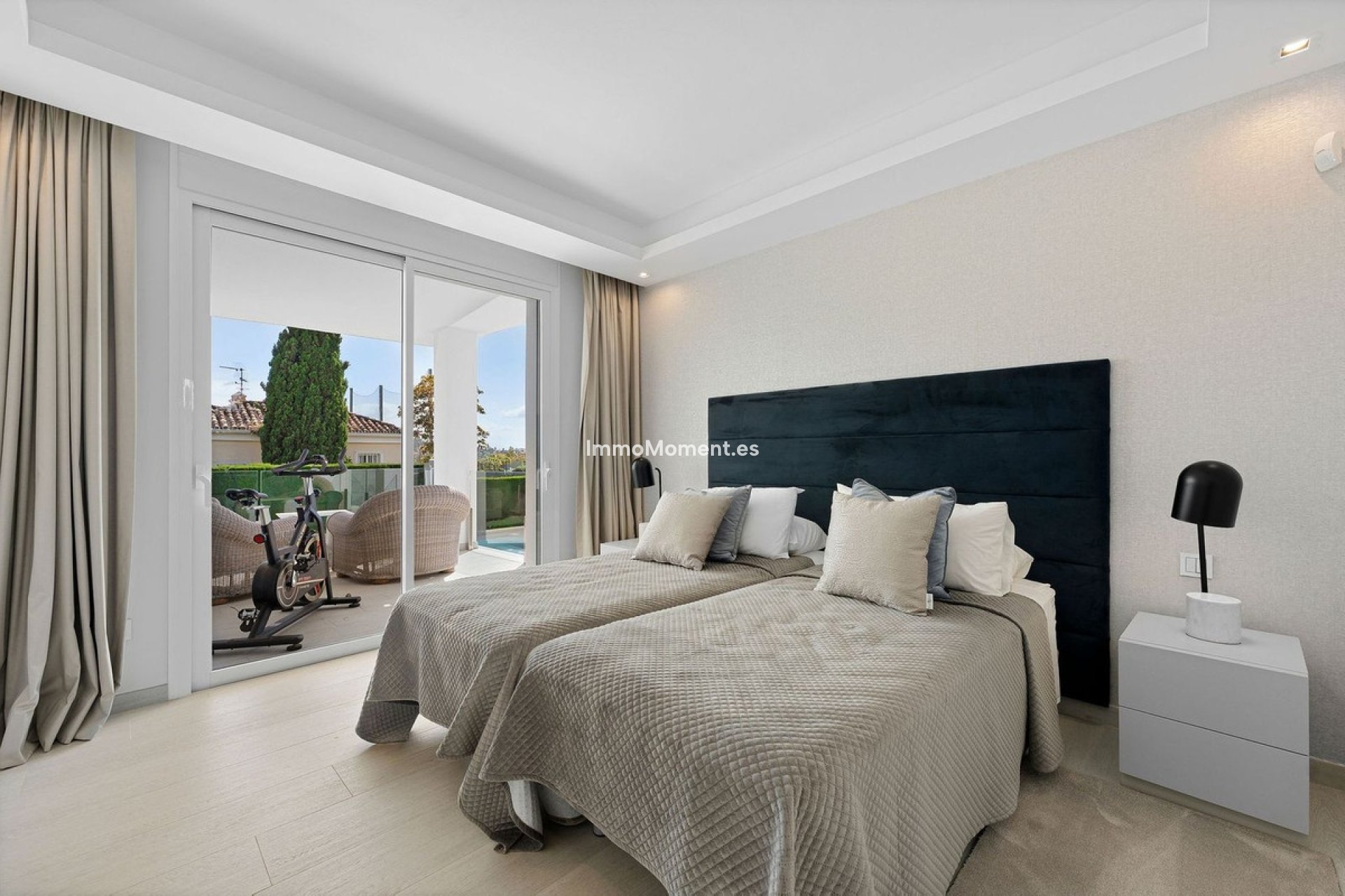 Resale - Villa - Marbella - Nueva Andalucía