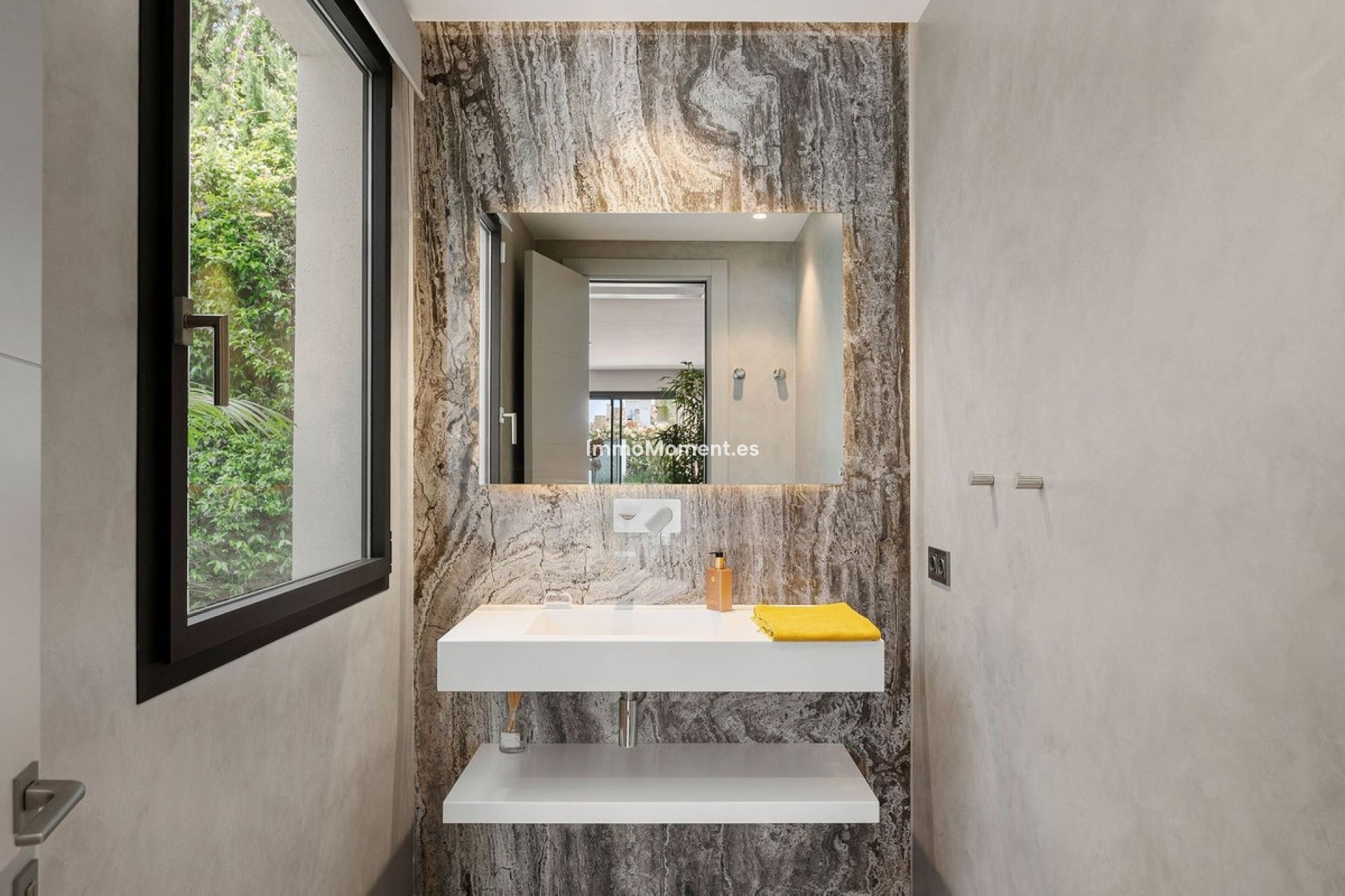 Resale - Villa - Marbella - Nueva Andalucía