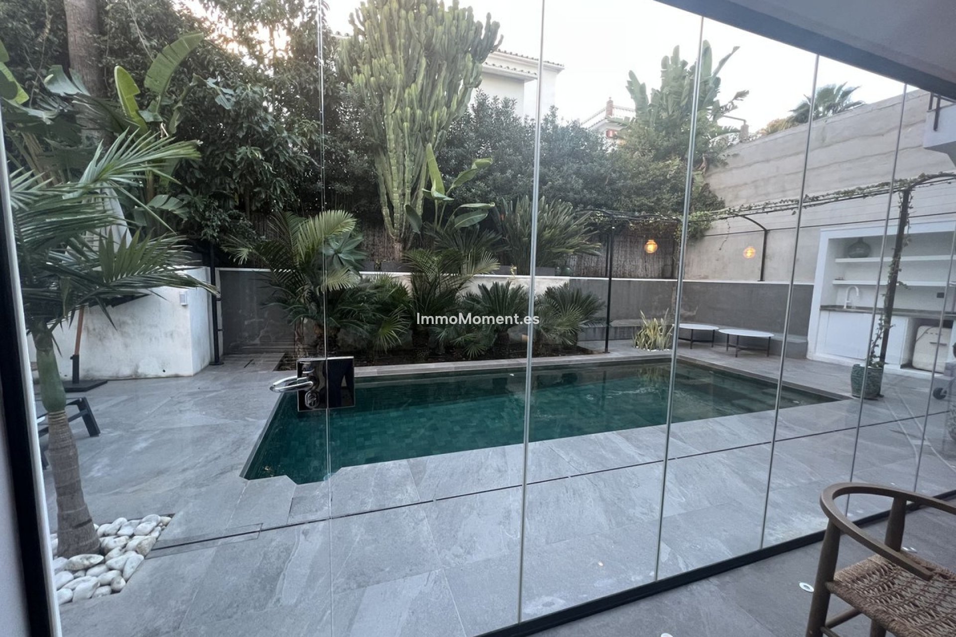 Resale - Villa - Marbella - Nueva Andalucía