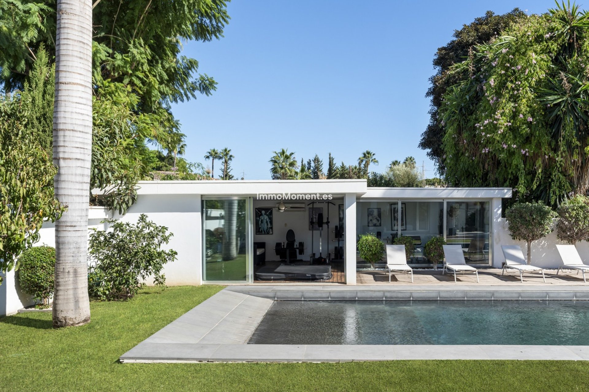 Resale - Villa - Marbella - Nueva Andalucía