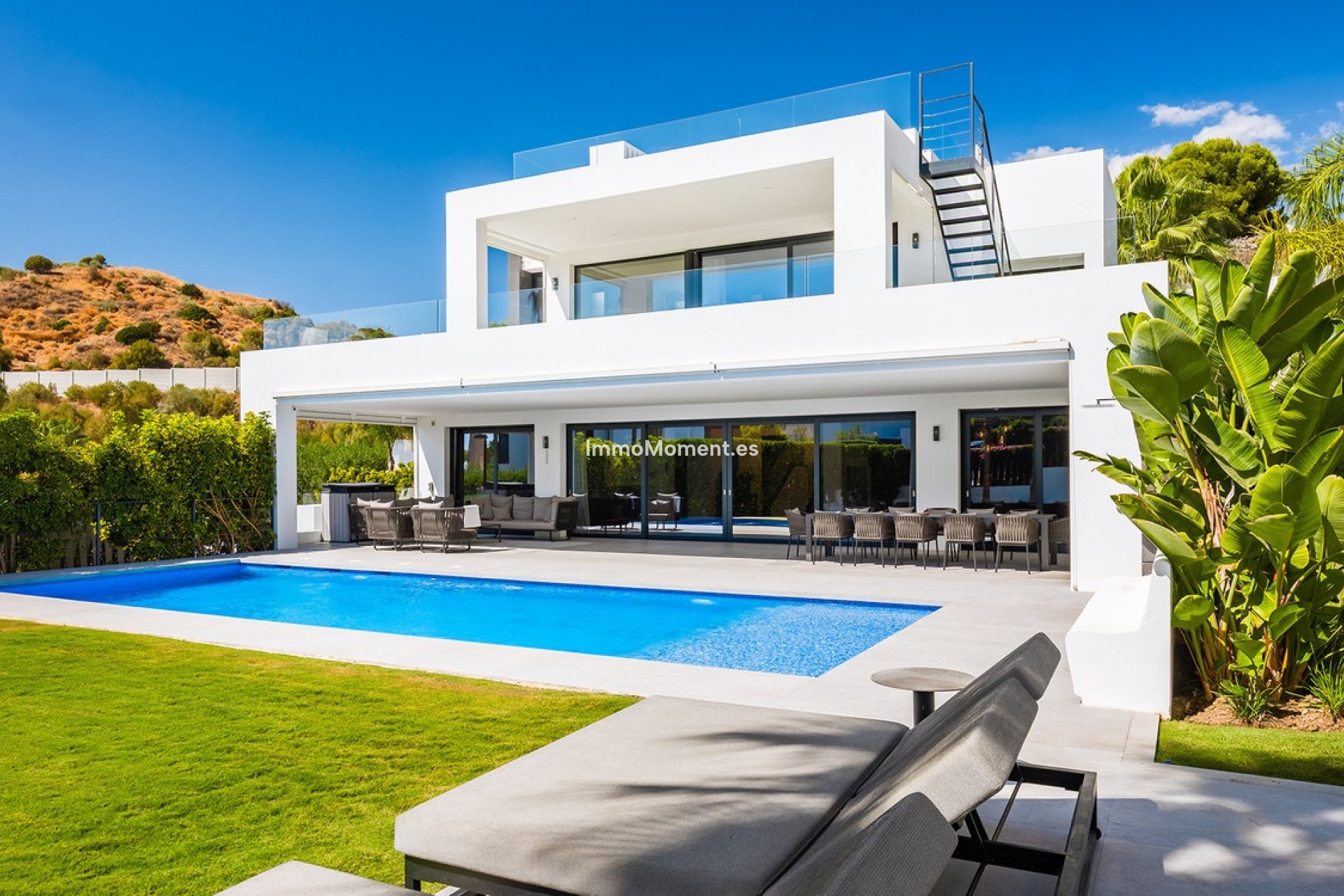 Resale - Villa - Marbella - Nueva Andalucía