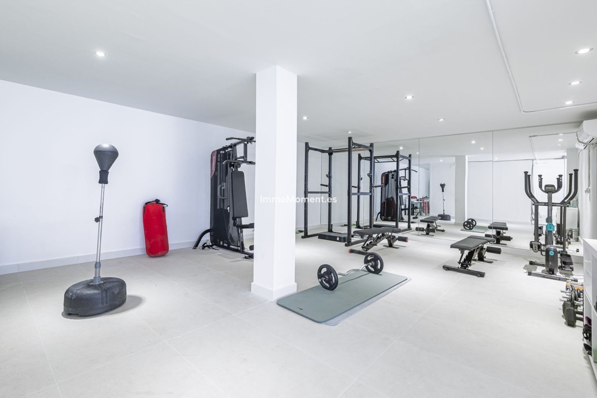 Resale - Villa - Marbella - Nueva Andalucía