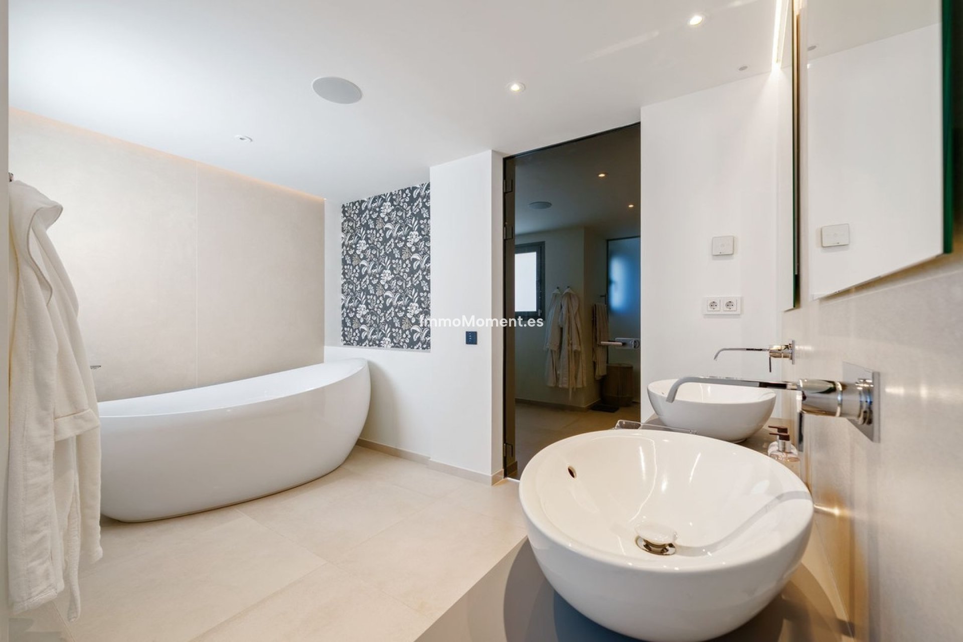 Resale - Villa - Marbella - Nueva Andalucía