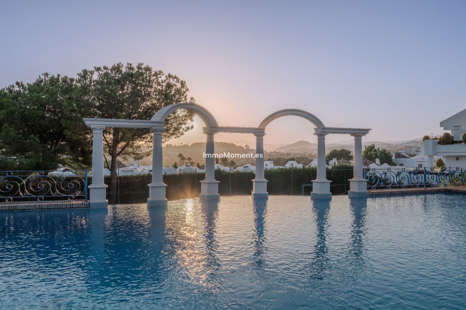 Resale - Villa - Marbella - Nueva Andalucía