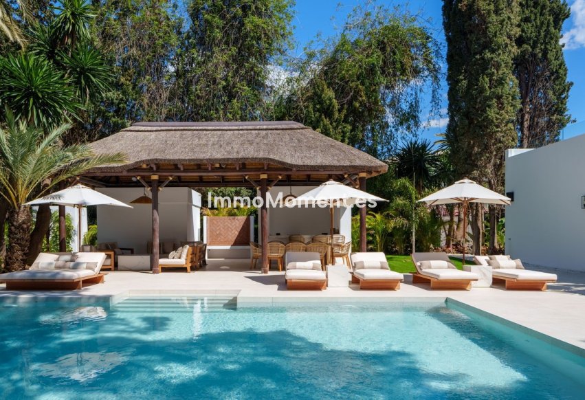 Resale - Villa - Marbella - Nueva Andalucía