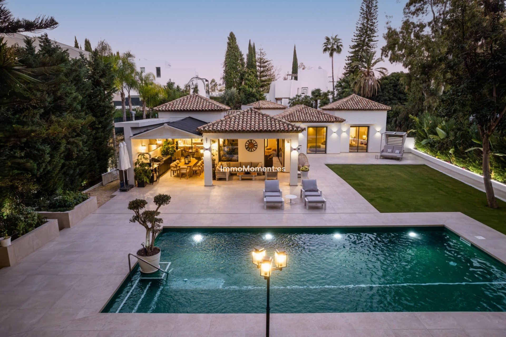 Resale - Villa - Marbella - Nueva Andalucía