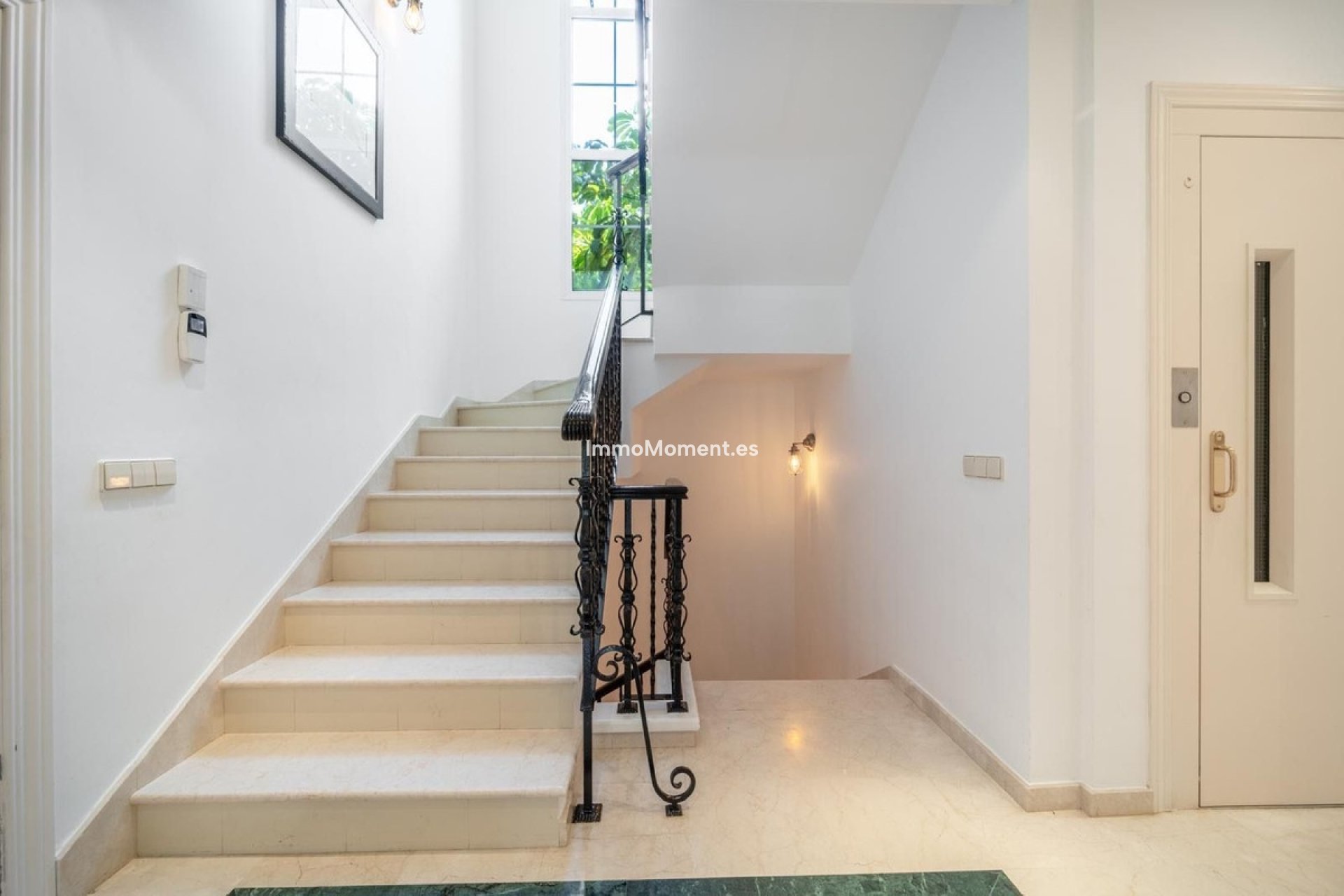 Resale - Villa - Marbella - Nueva Andalucía