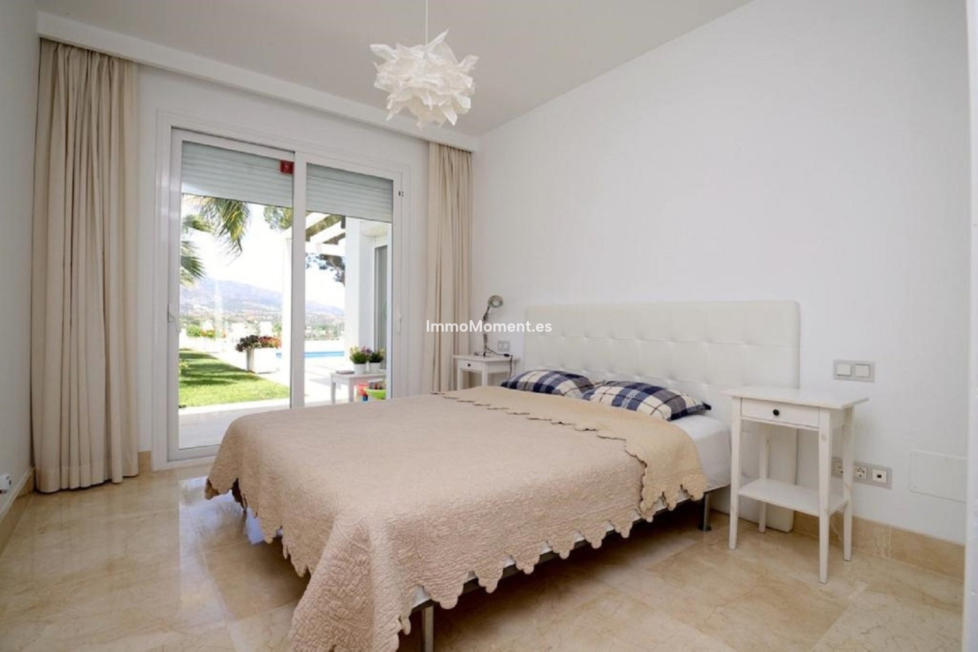 Resale - Villa - Marbella - Nueva Andalucía