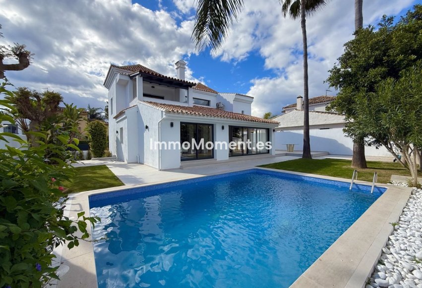 Resale - Villa - Marbella - Nueva Andalucía