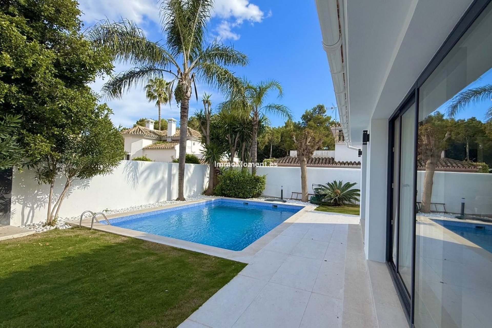 Resale - Villa - Marbella - Nueva Andalucía