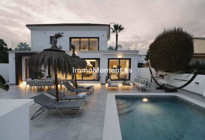 Resale - Villa - Marbella - Nueva Andalucía