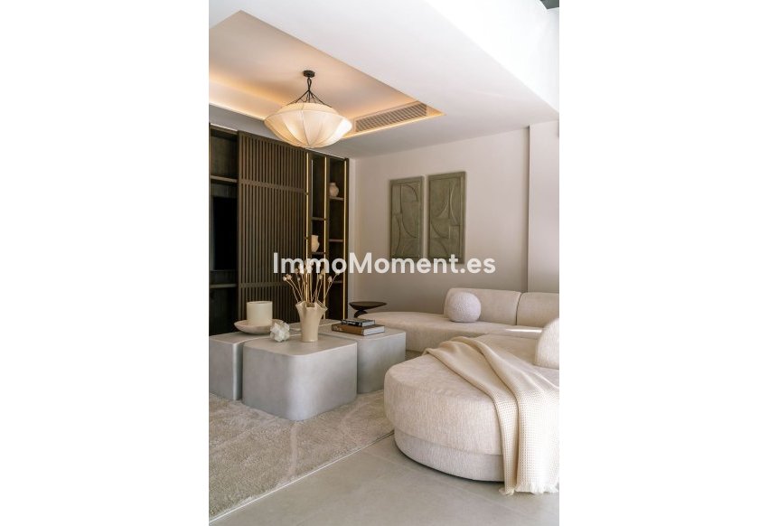 Resale - Villa - Marbella - Nueva Andalucía