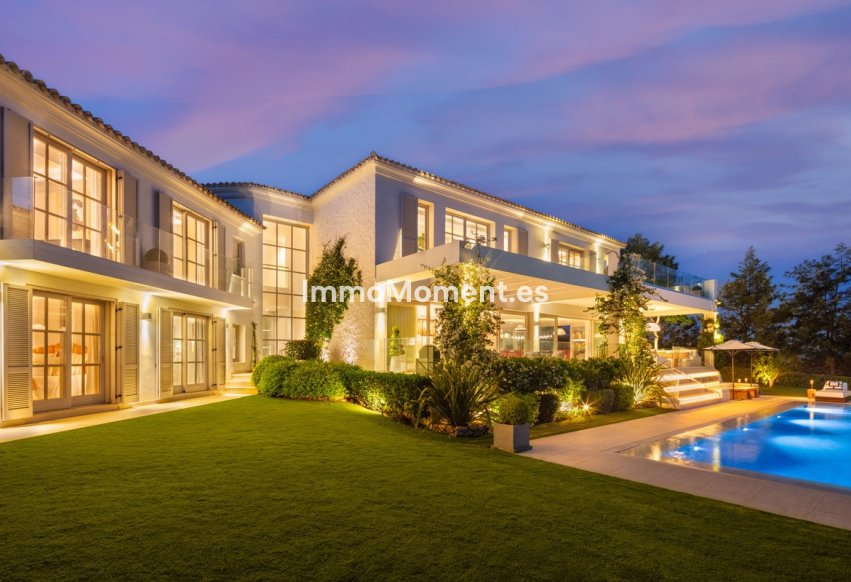 Resale - Villa - Marbella - Nueva Andalucía