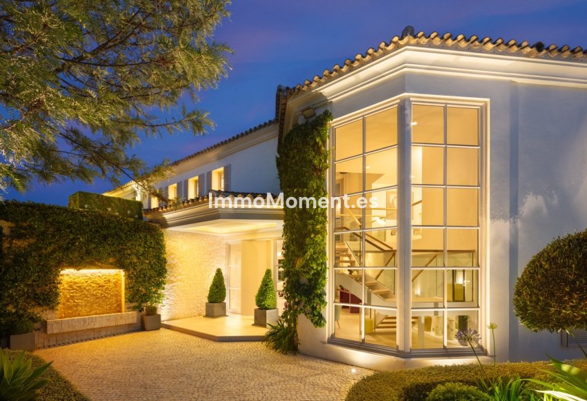 Resale - Villa - Marbella - Nueva Andalucía