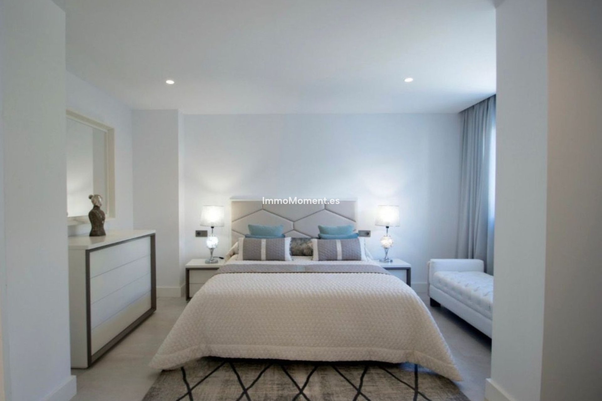 Resale - Villa - Marbella - Nueva Andalucía