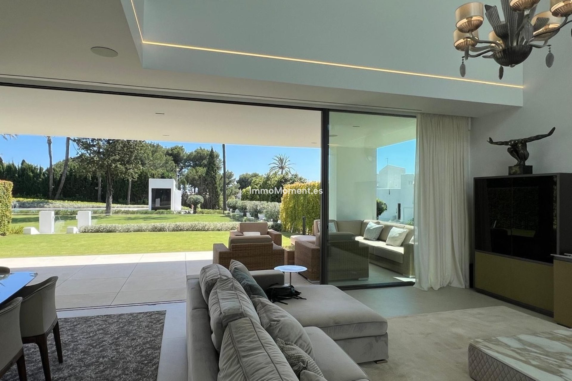 Resale - Villa - Marbella - Nueva Andalucía