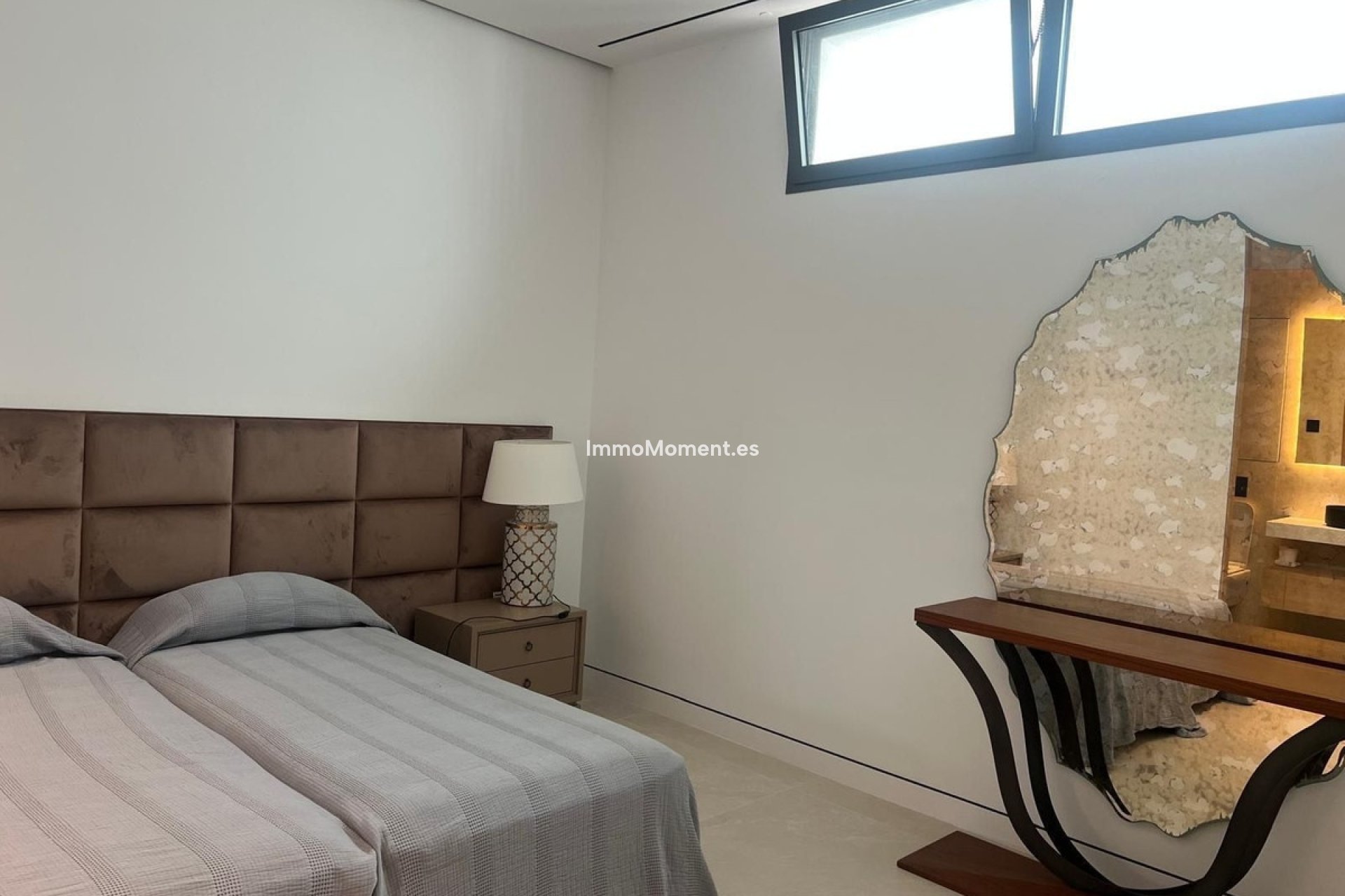 Resale - Villa - Marbella - Nueva Andalucía