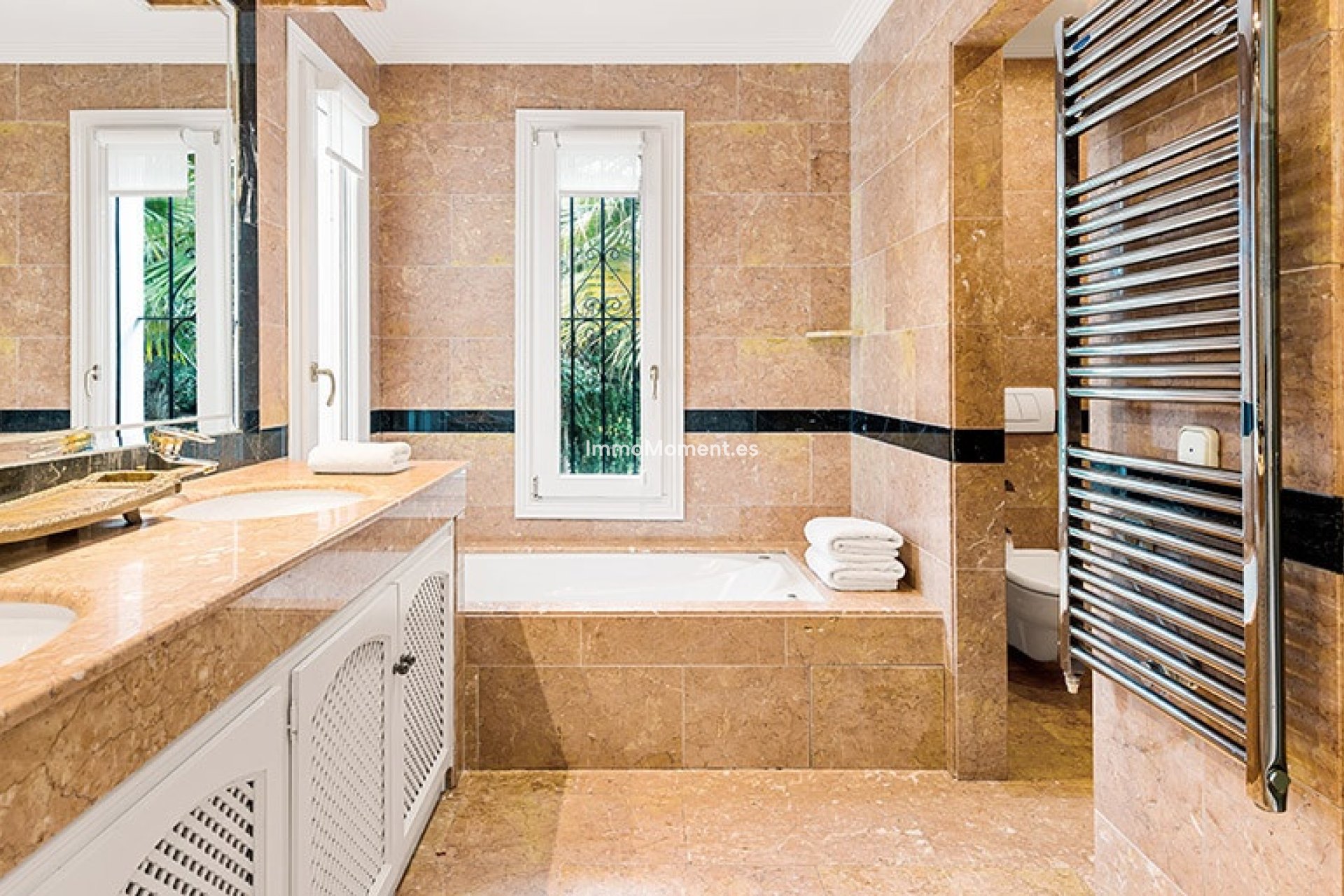 Resale - Villa - Marbella - Nueva Andalucía