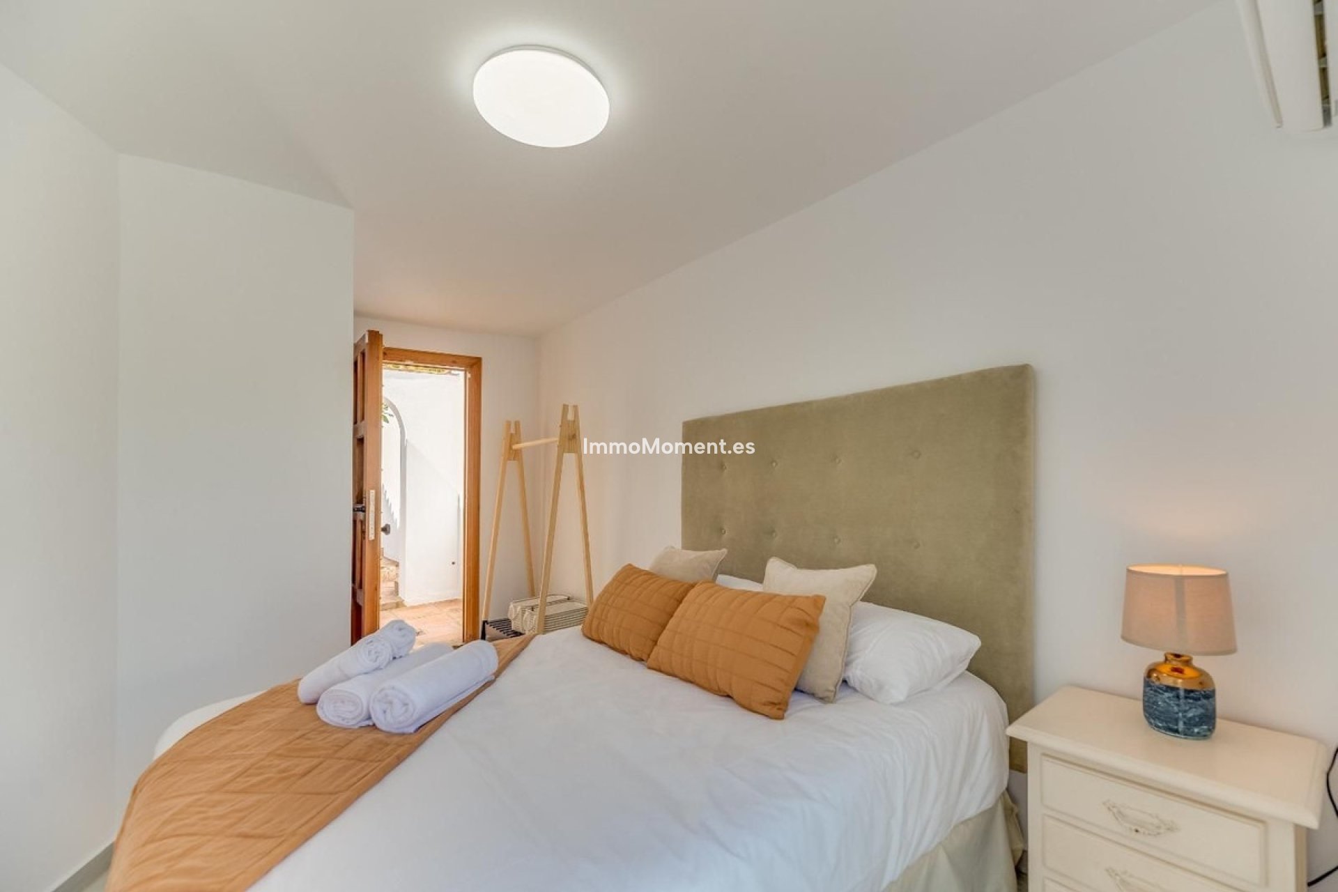 Resale - Villa - Marbella - Nueva Andalucía