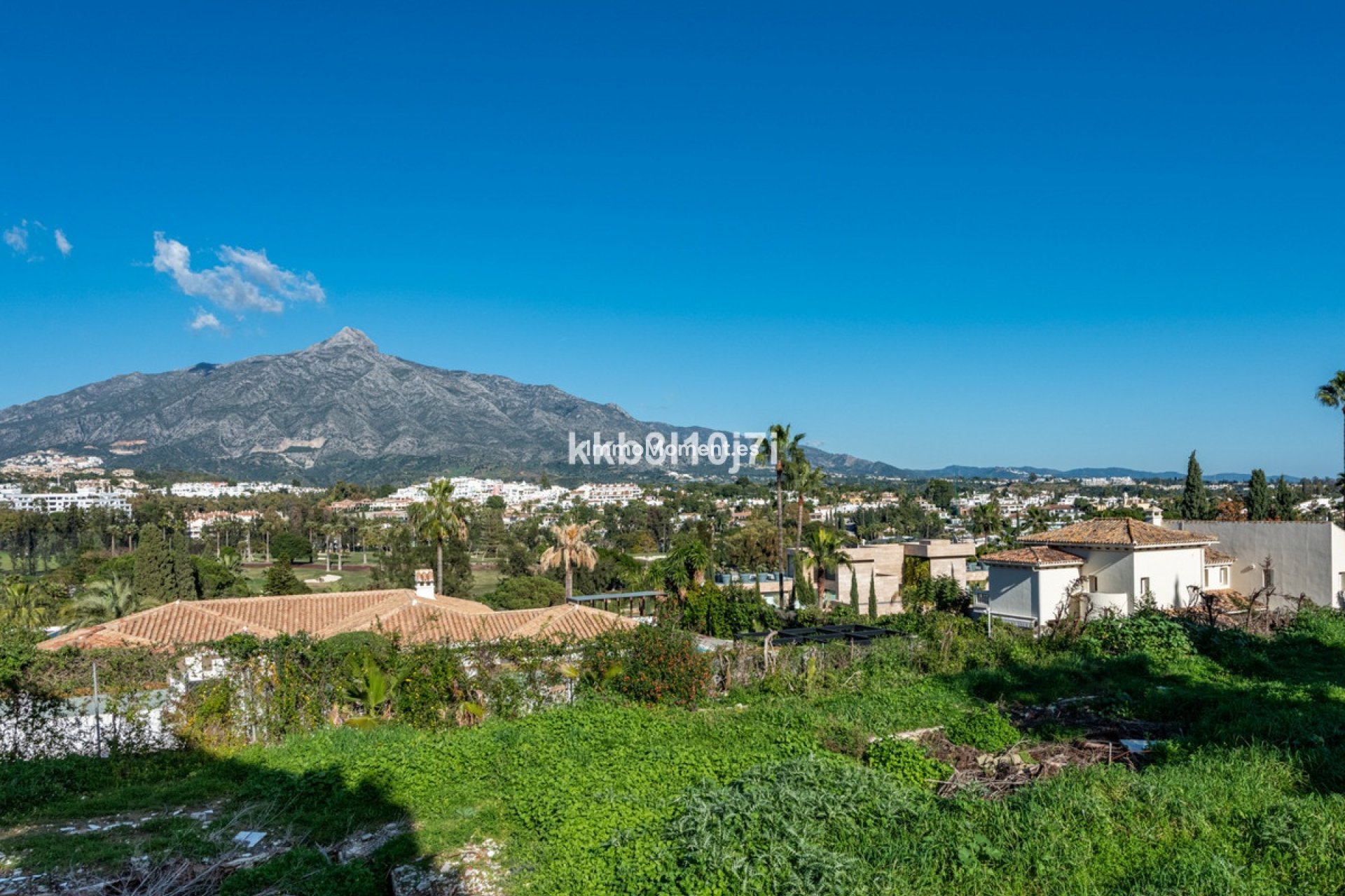 Resale - Villa - Marbella - Nueva Andalucía