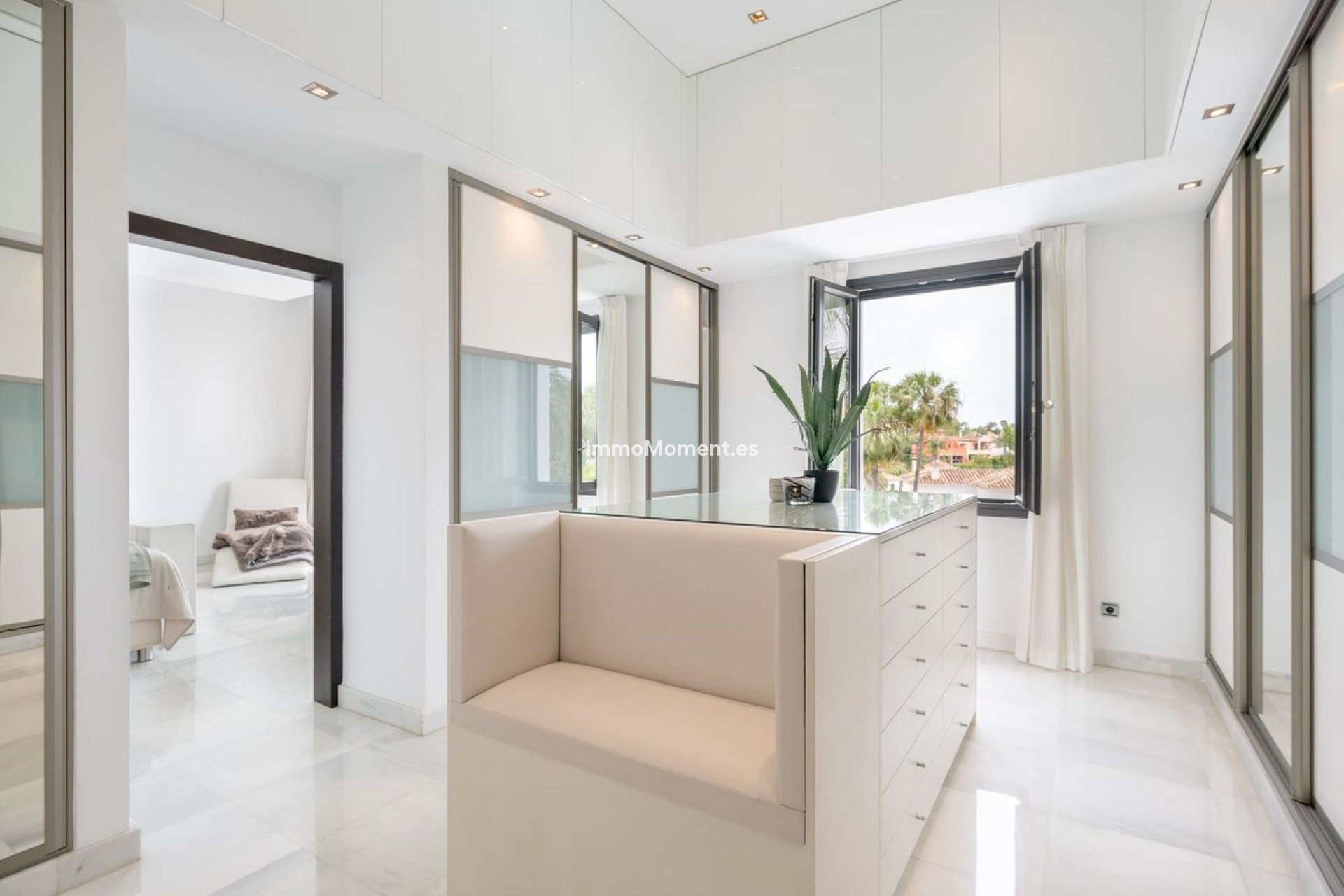 Resale - Villa - Marbella - Nueva Andalucía