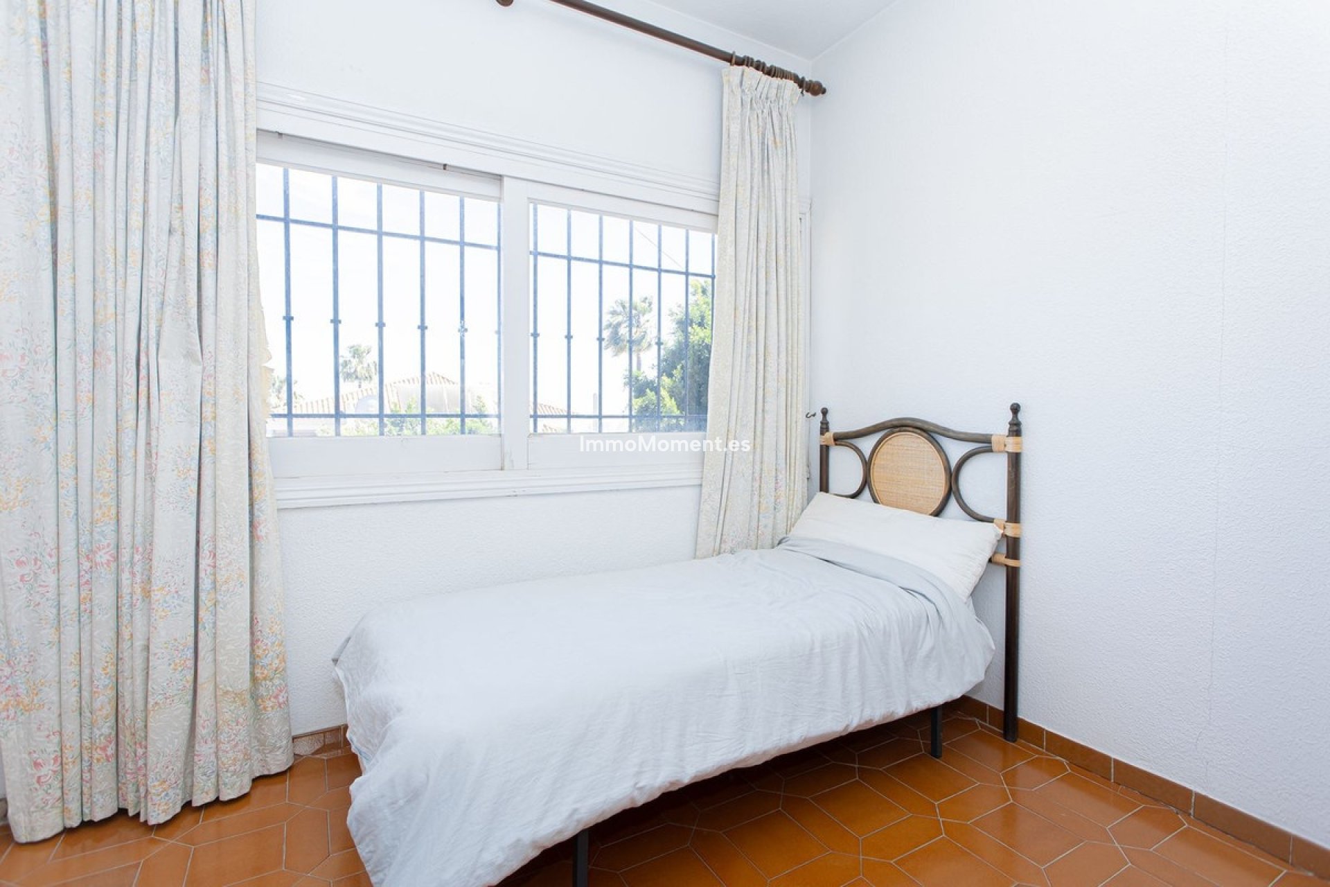 Resale - Villa - Marbella - Nueva Andalucía