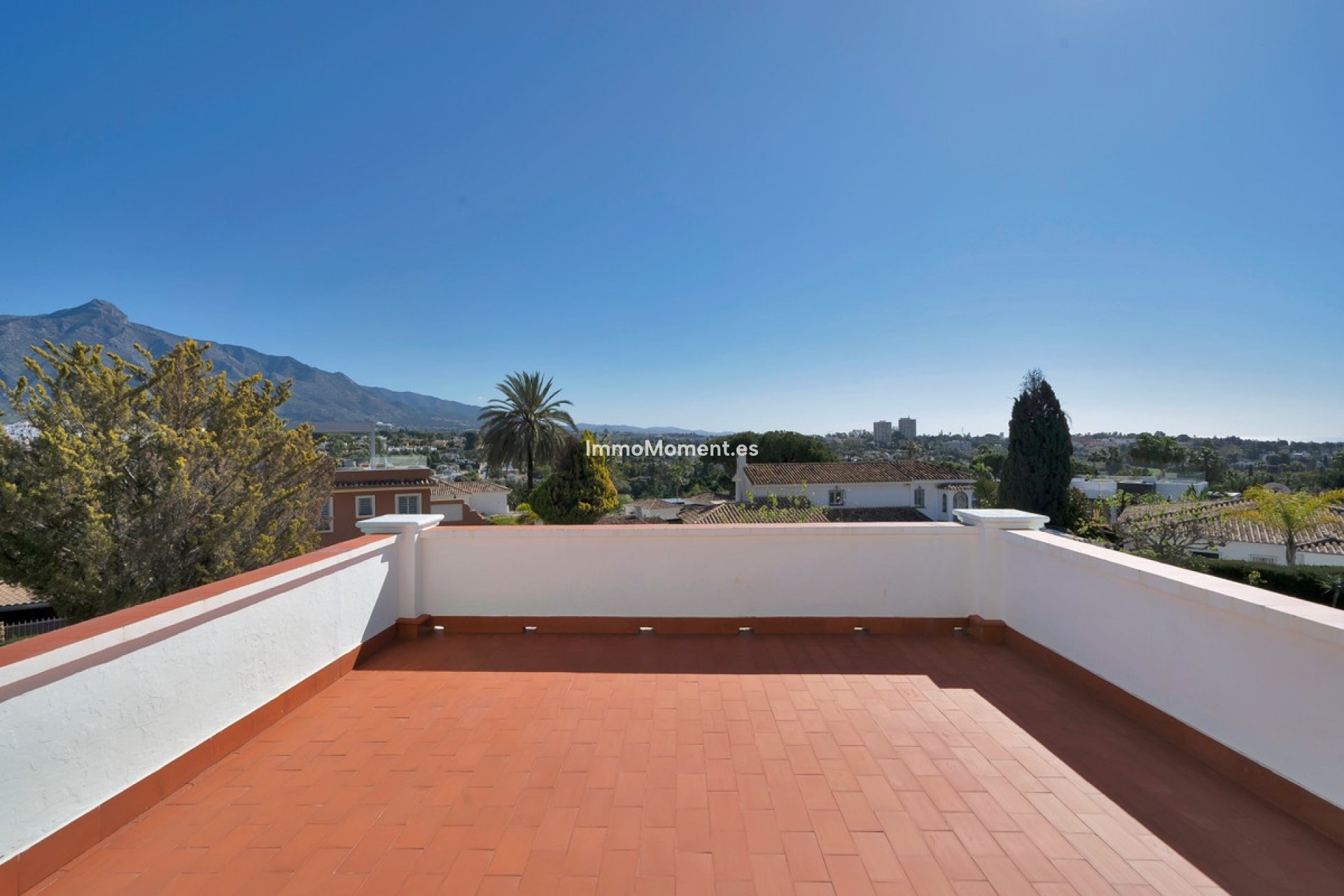 Resale - Villa - Marbella - Nueva Andalucía