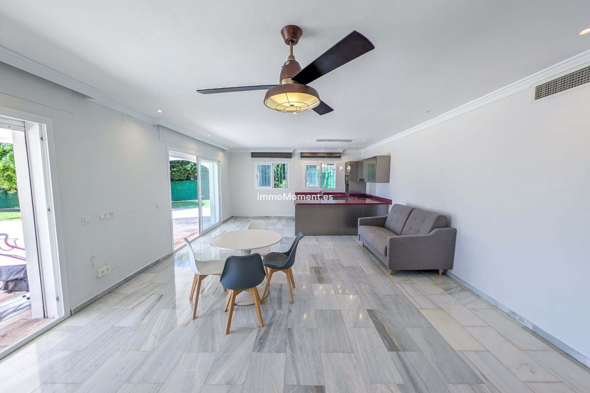 Resale - Villa - Marbella - Nueva Andalucía