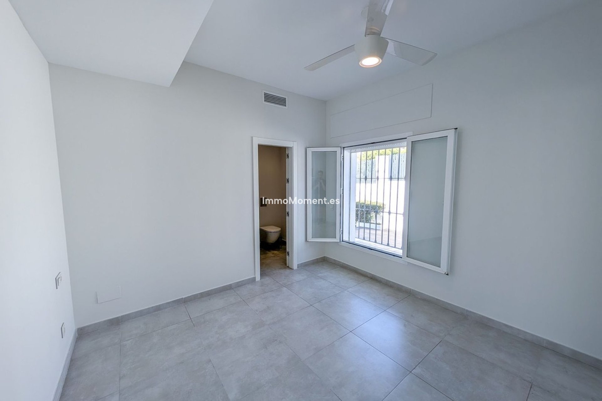 Resale - Villa - Marbella - Nueva Andalucía