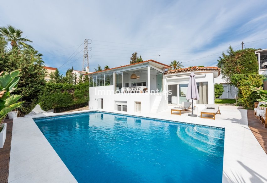 Resale - Villa - Marbella - Nueva Andalucía