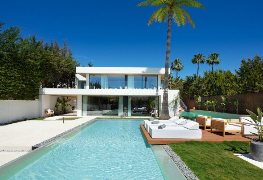 Resale - Villa - Marbella - Nueva Andalucía