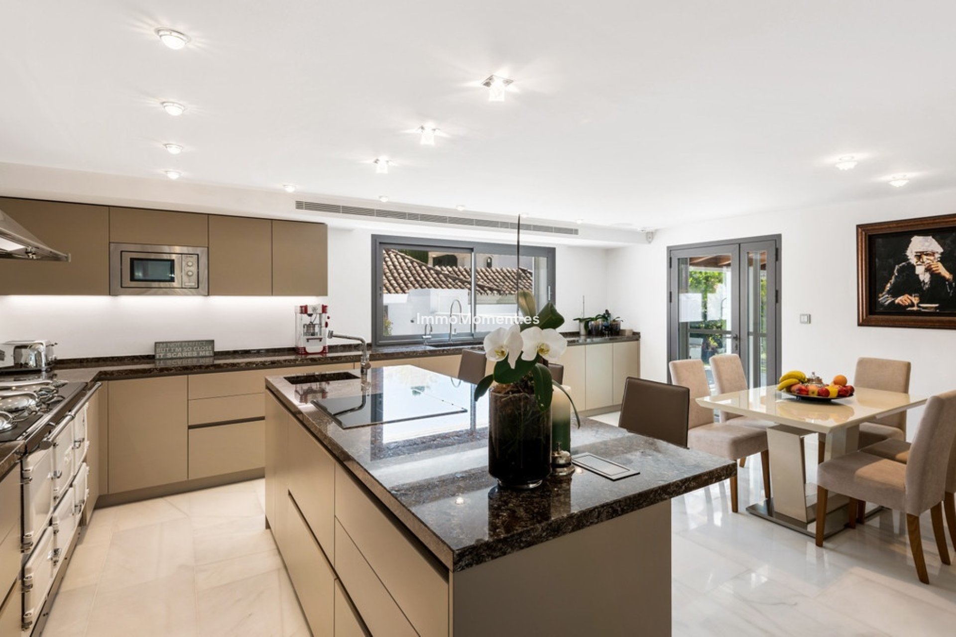 Resale - Villa - Marbella - Nueva Andalucía