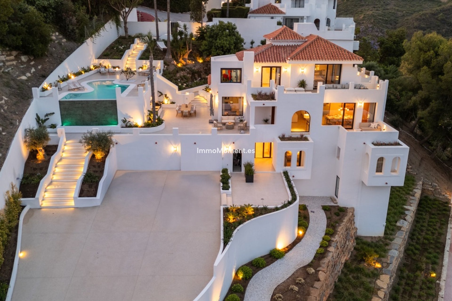 Resale - Villa - Marbella - Nueva Andalucía