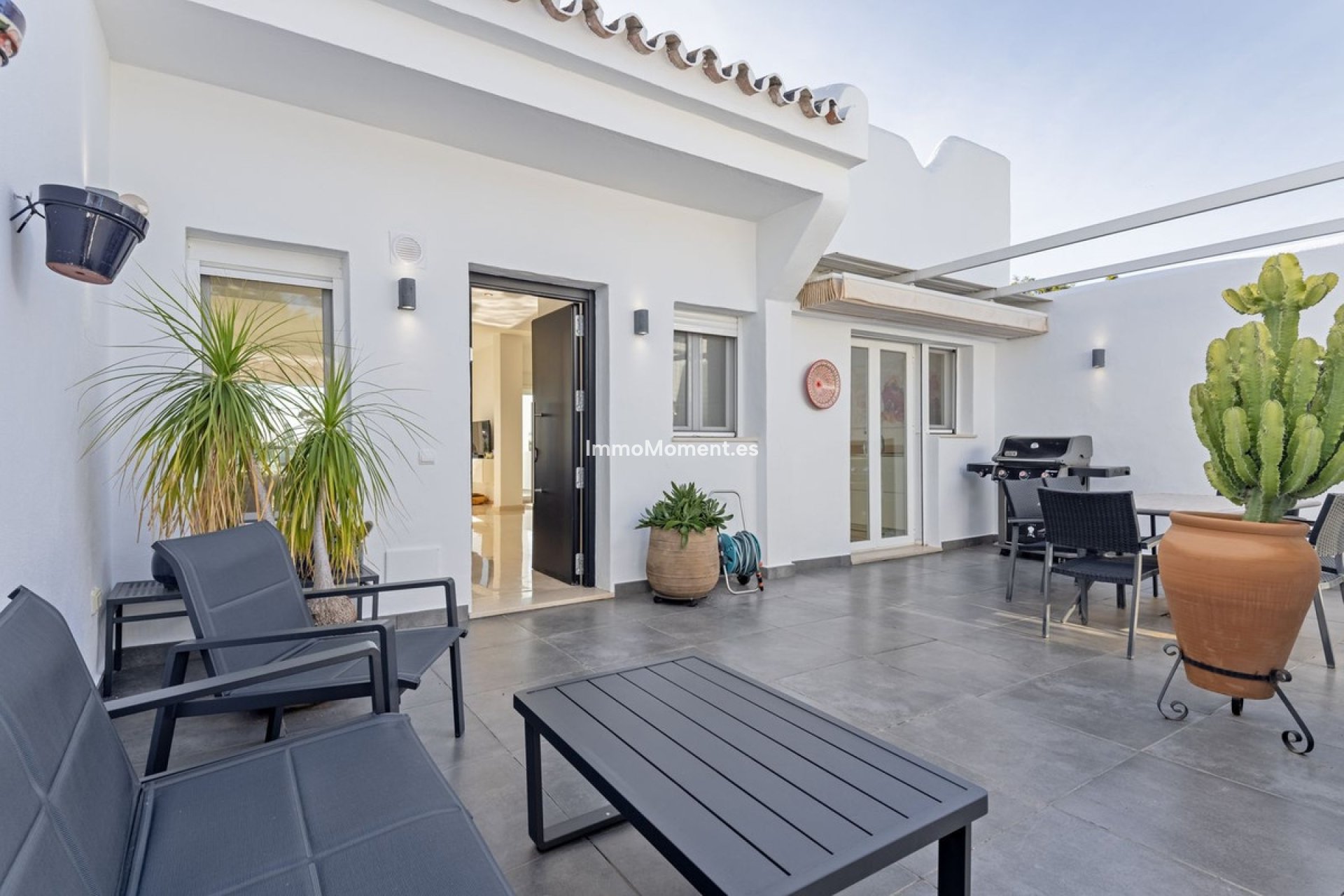 Resale - Villa - Marbella - Nueva Andalucía