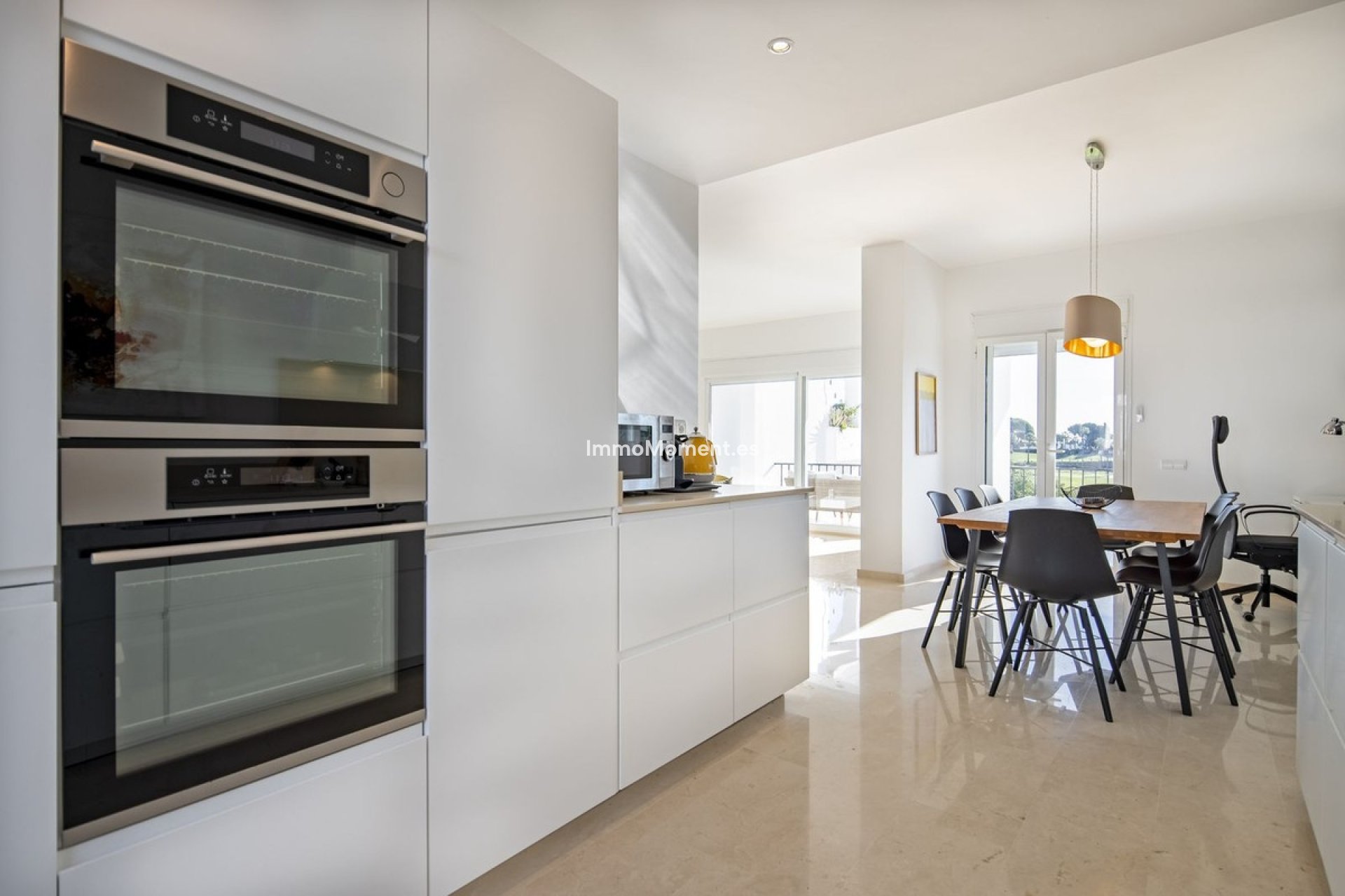 Resale - Villa - Marbella - Nueva Andalucía