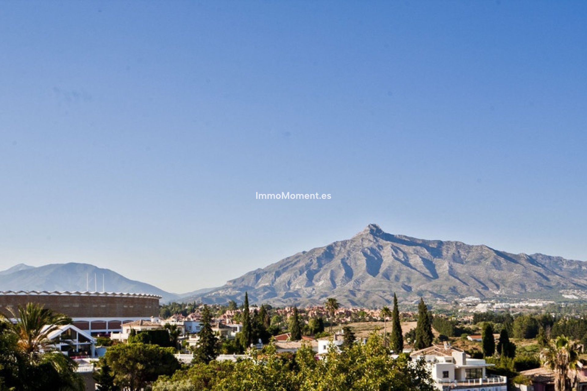 Resale - Villa - Marbella - Nueva Andalucía