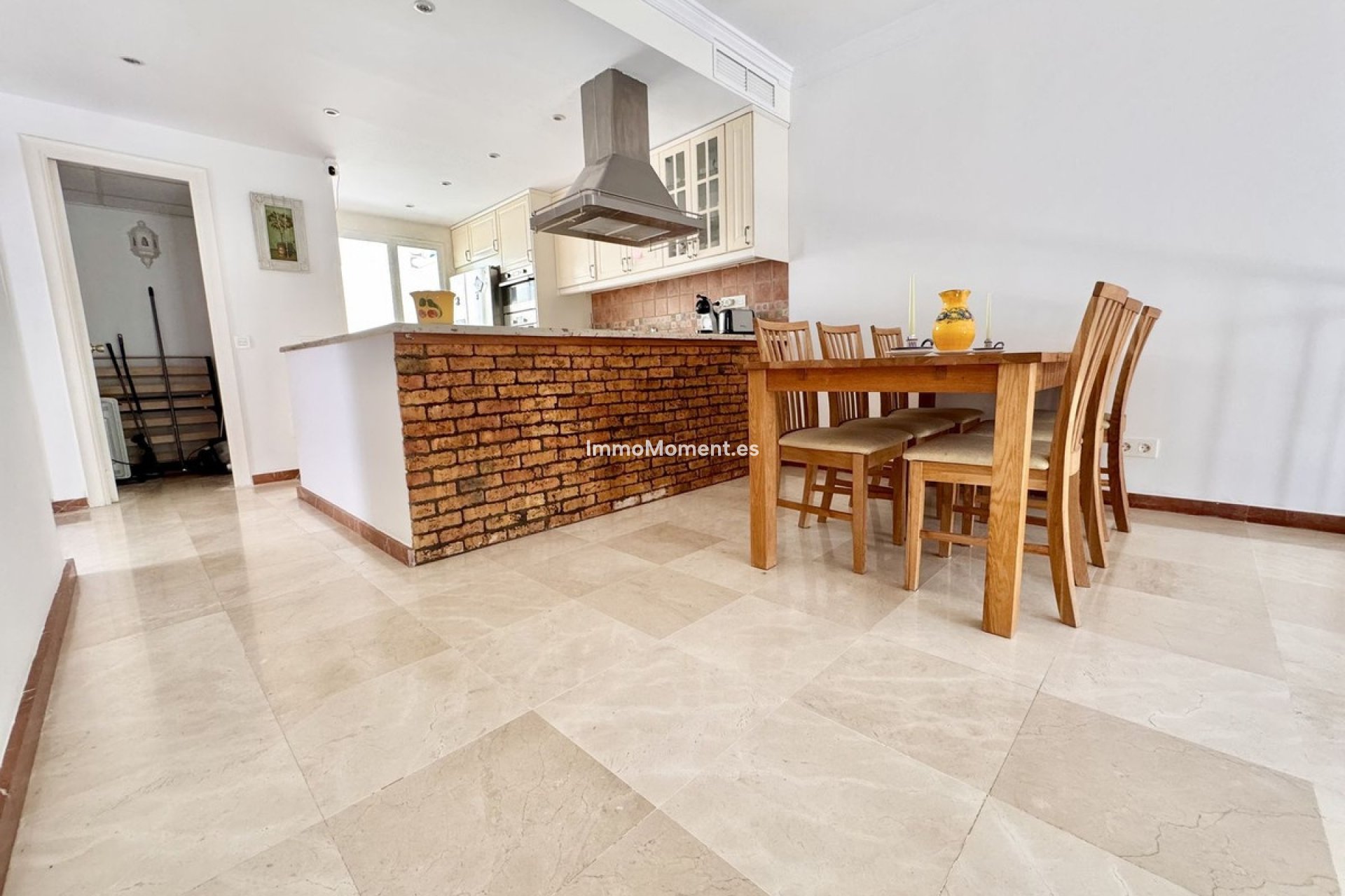 Resale - Villa - Marbella - Nueva Andalucía