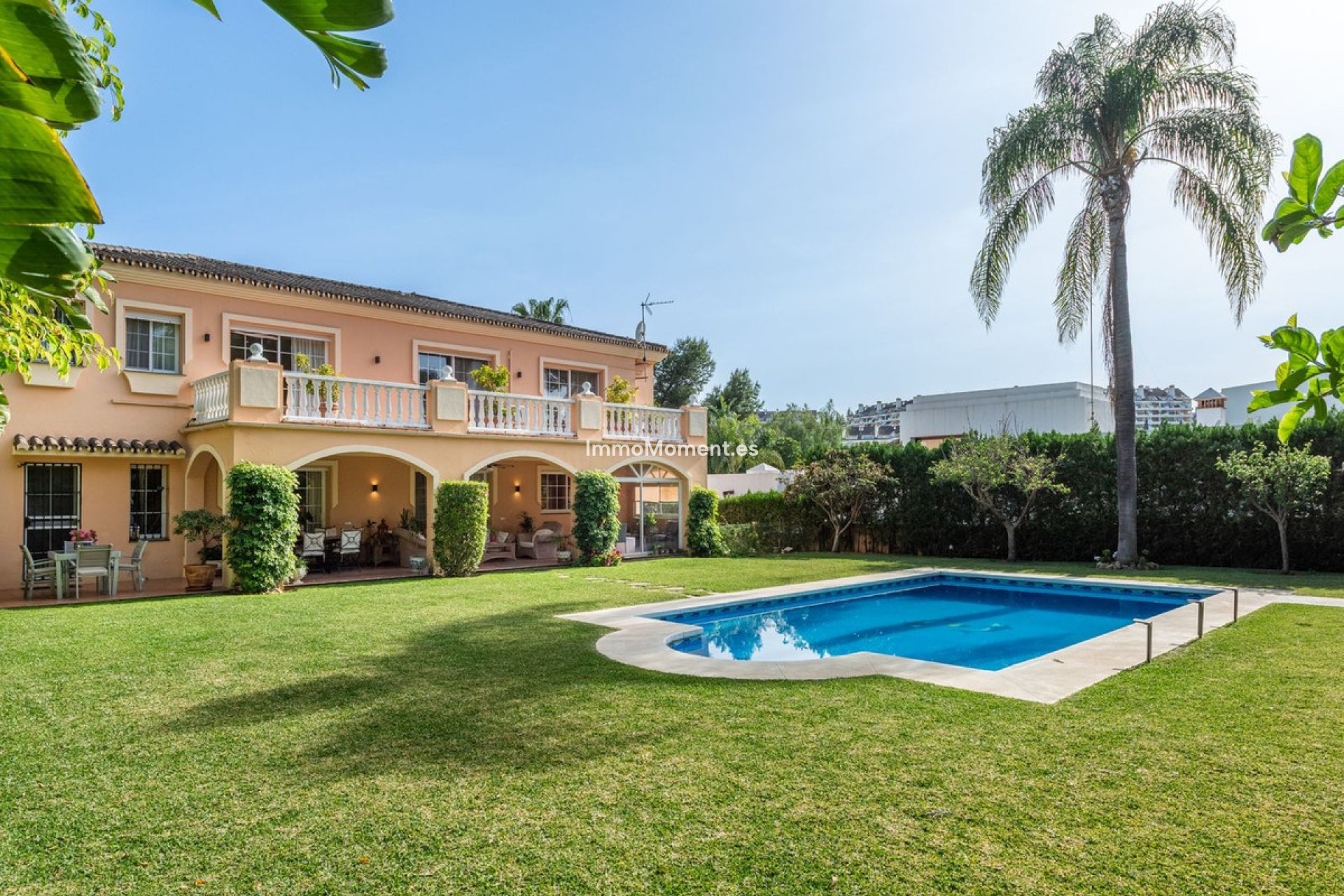 Resale - Villa - Marbella - Nueva Andalucía
